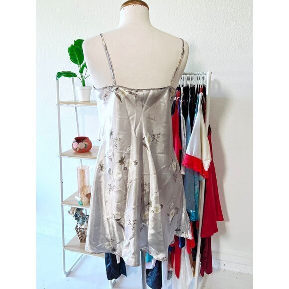 Vintage Grey Snow Floral Night Gown - Picture 4 of 5